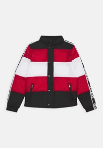 Guess D Padded